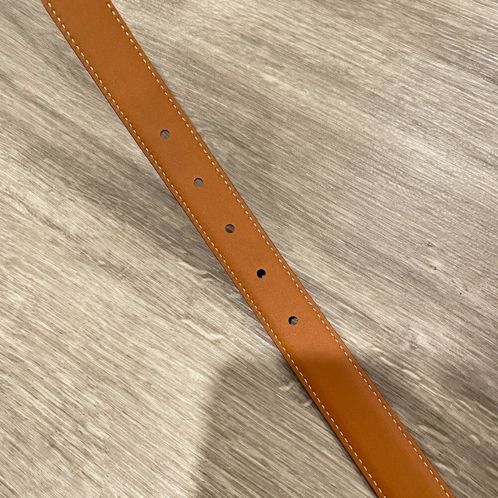 Celine Elegant Leather Belt with Gold Buckle - Picture 6 of 7